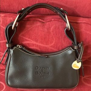 Classic Dooney & Bourke Mini Purse..! ❤️